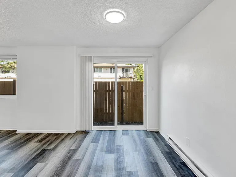 218 Ellingson Dr #C — Photo 10