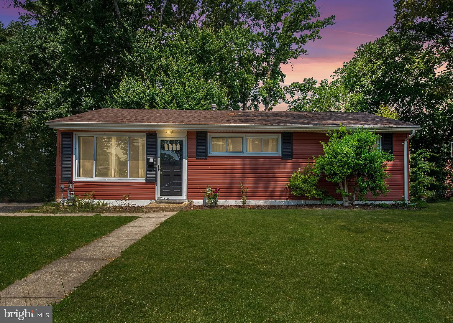 1014 Somerset Dr photo 1