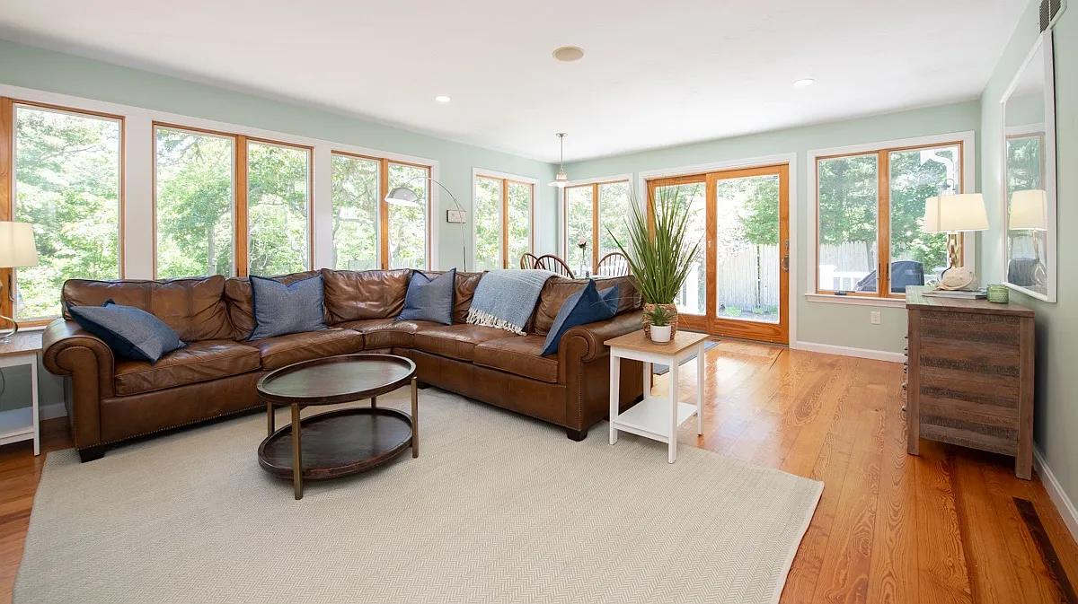 3 bed, 2019 sqft, $8,500 — Photo 2