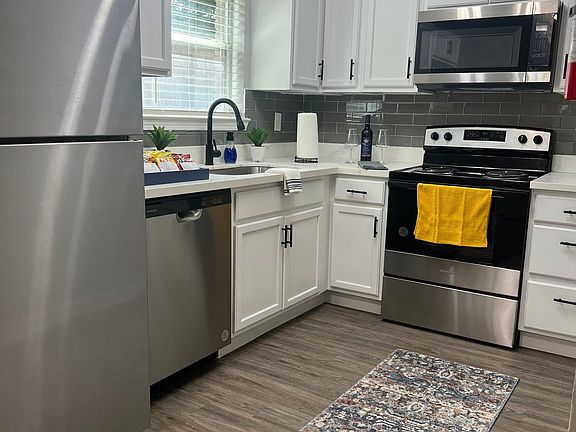 2nd image of 1223 W 25th St #10