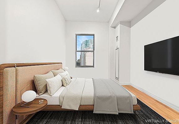 4th image of 110 Livingston St APT 14G