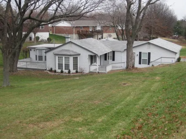 6434 Christopher Dr, Saint Louis, MO 63129