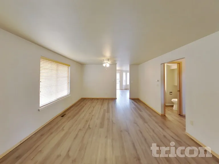 6031 Thornbury Pl SE — Photo 2