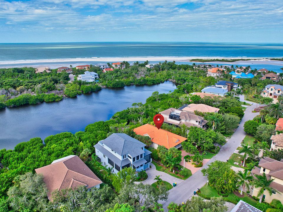 1st image of 842 Hideaway Cir W