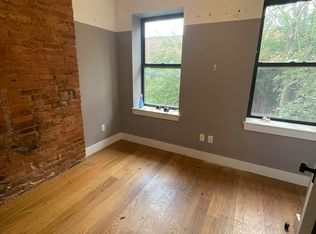 34-15 9th St #2, Astoria, NY 11106
