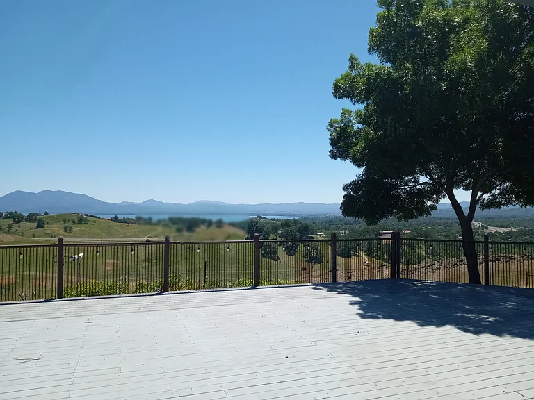 Leal Dr — Photo 27