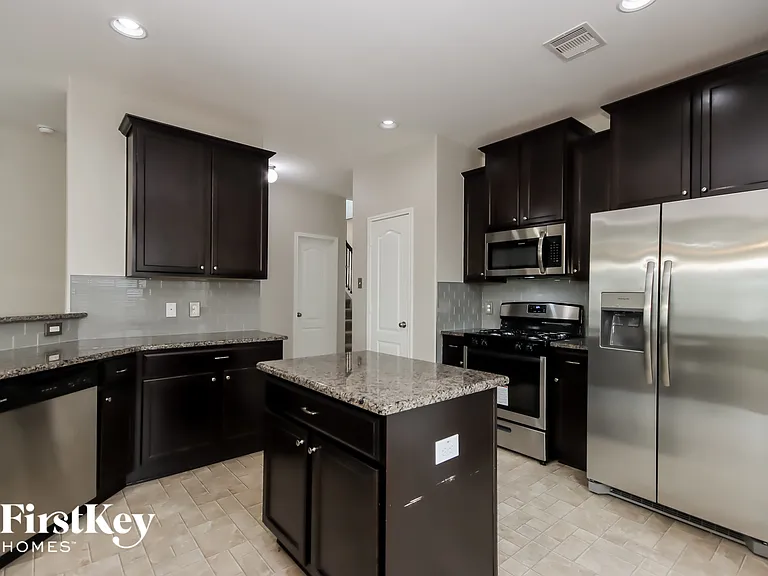 2526 Cold River Dr — Photo 7