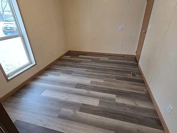 5th image of 3400 10th St Lot 35