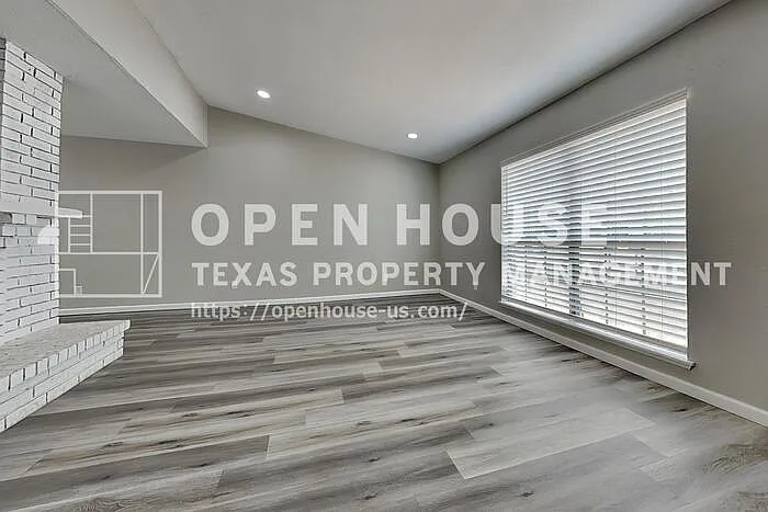 3 bed, 2.0 bath, 1707 sqft, $2,300 — Photo 3