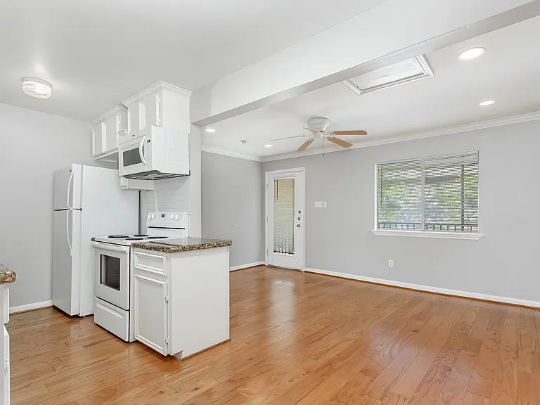 4931 Junius St #8 — Photo 14