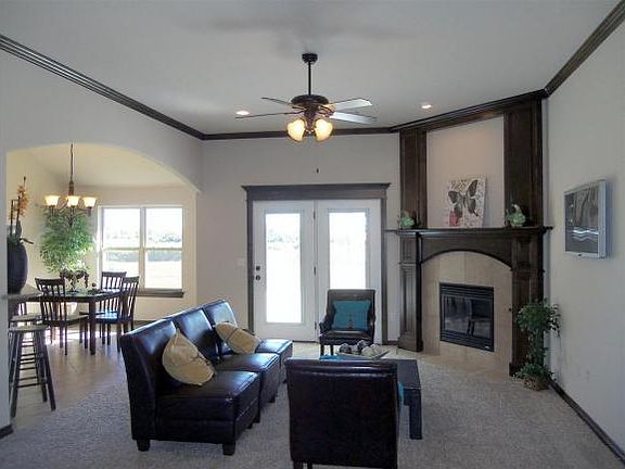 3rd image of 2712 Summit Terrace Dr