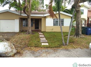 896 NW 9th St, Hallandale, FL 33009