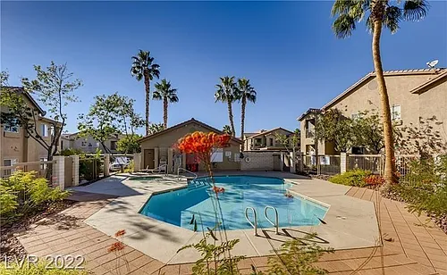 2110 Los Feliz St Photo 1