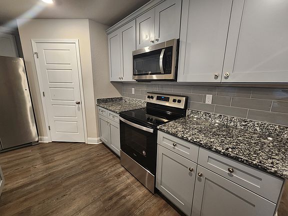4th image of 18412 Elkwood Dr