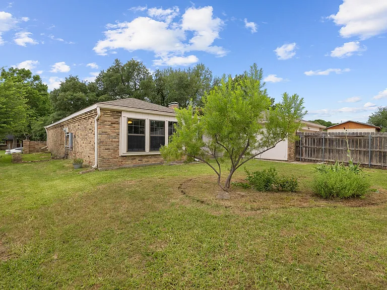 1527 Estates Way — Photo 19