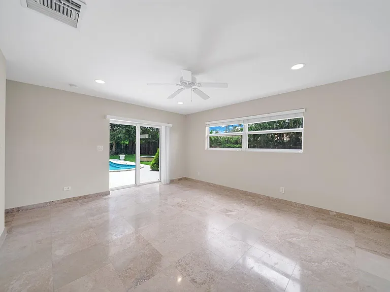 4021 Bayview Dr — Photo 22