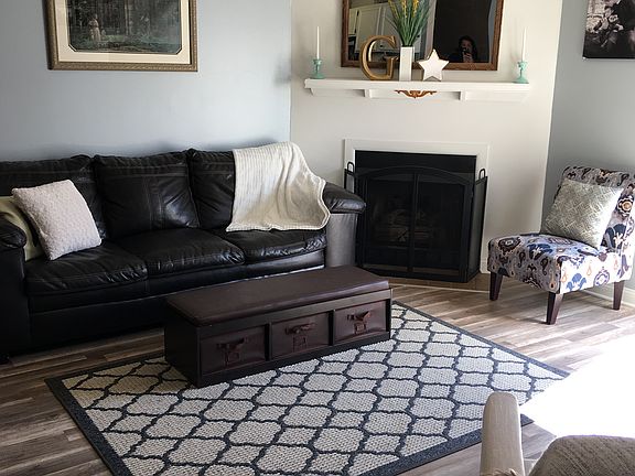 4th image of 580 Moull St APT B