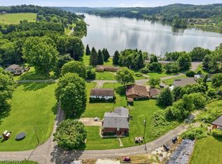 1114 Fiesta Rd SW, Dellroy, OH 44620