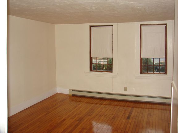 4th image of 22 Linwood St #1