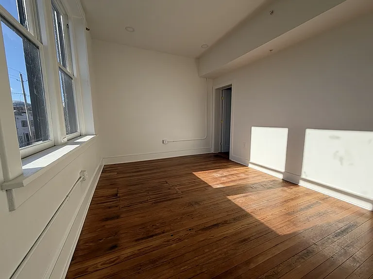901 5th St #202 — Photo 9