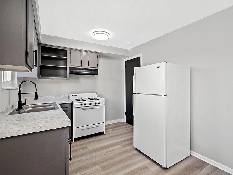 Baldwin Cathell Townhouses — Photo 33