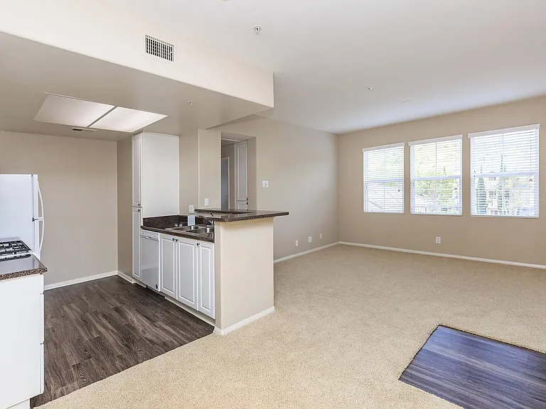 Laurel Terrace Apartment Homes — Photo 41