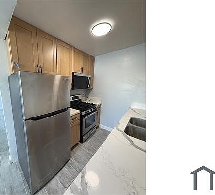 1st image of 252 W 112th St