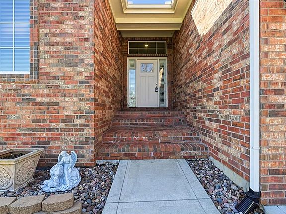 4th image of 1637 SW Hedgewood Ln