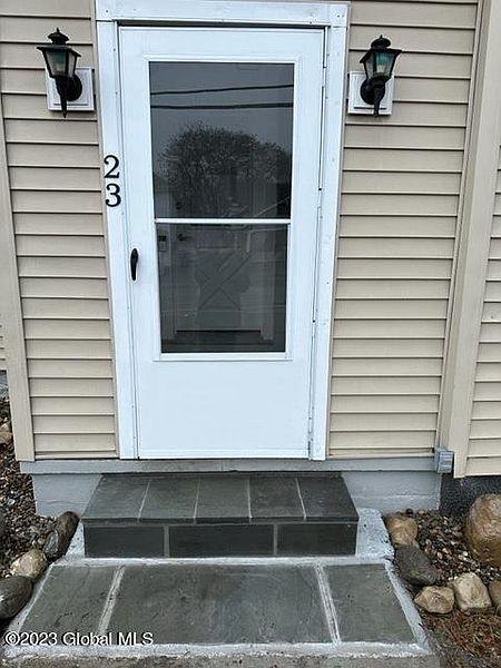 2nd image of 23 Saratoga Avenue