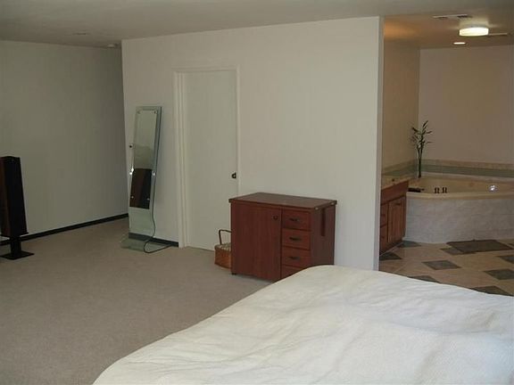 3rd image of 8215 Jayseel St