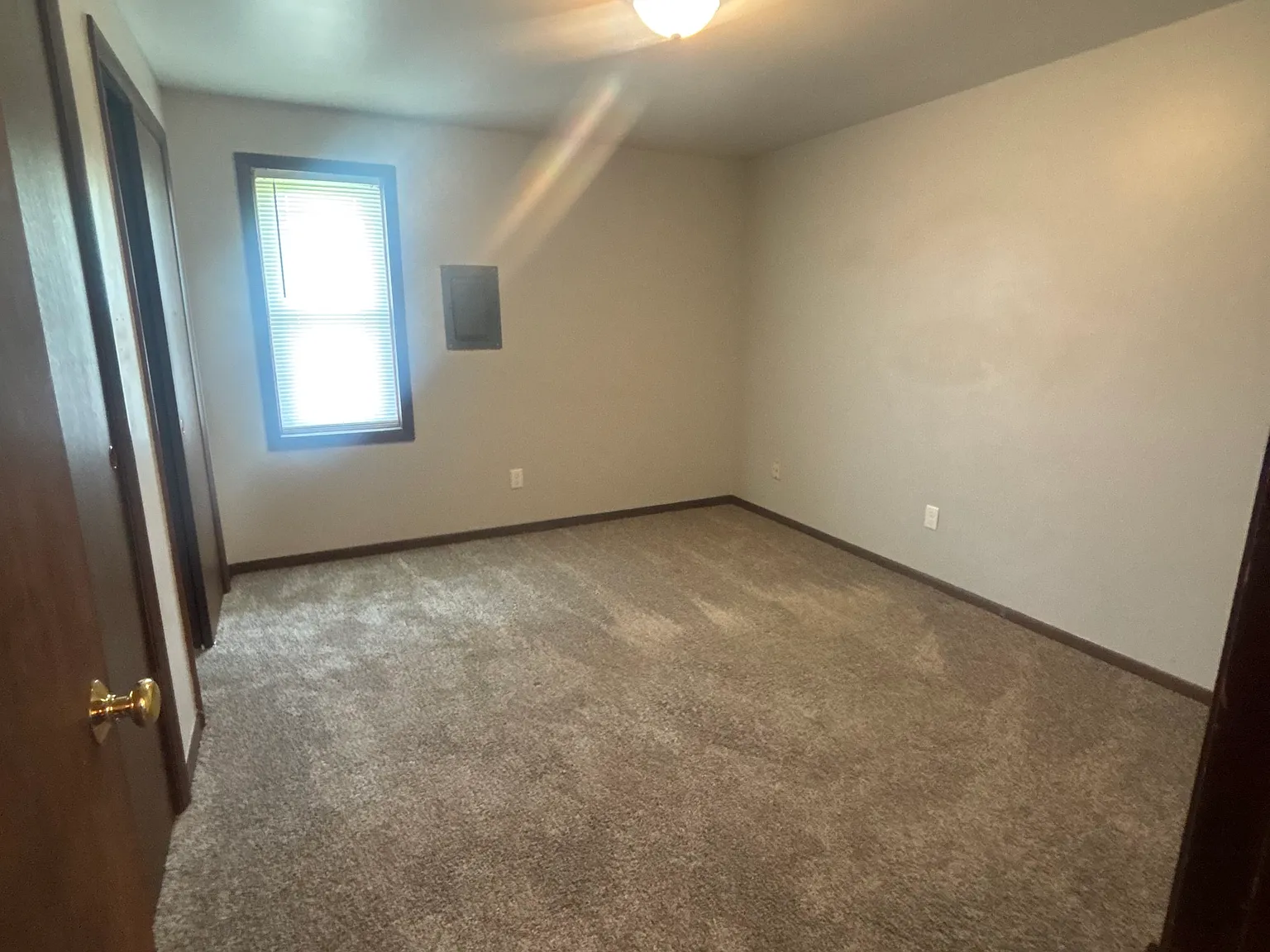 2 bed, 750 sqft, $950 — Photo 2