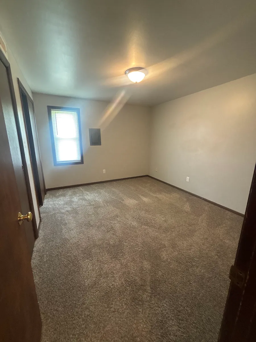 Building Photo - 151 W Rosewood Ave #8