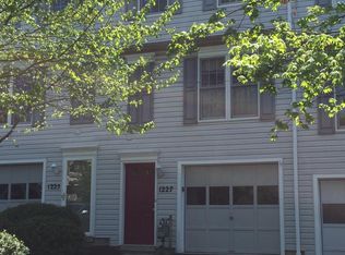 1227 Meadowbrook Dr, Canonsburg, PA
