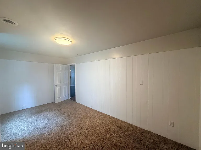 125 E Main St — Photo 15