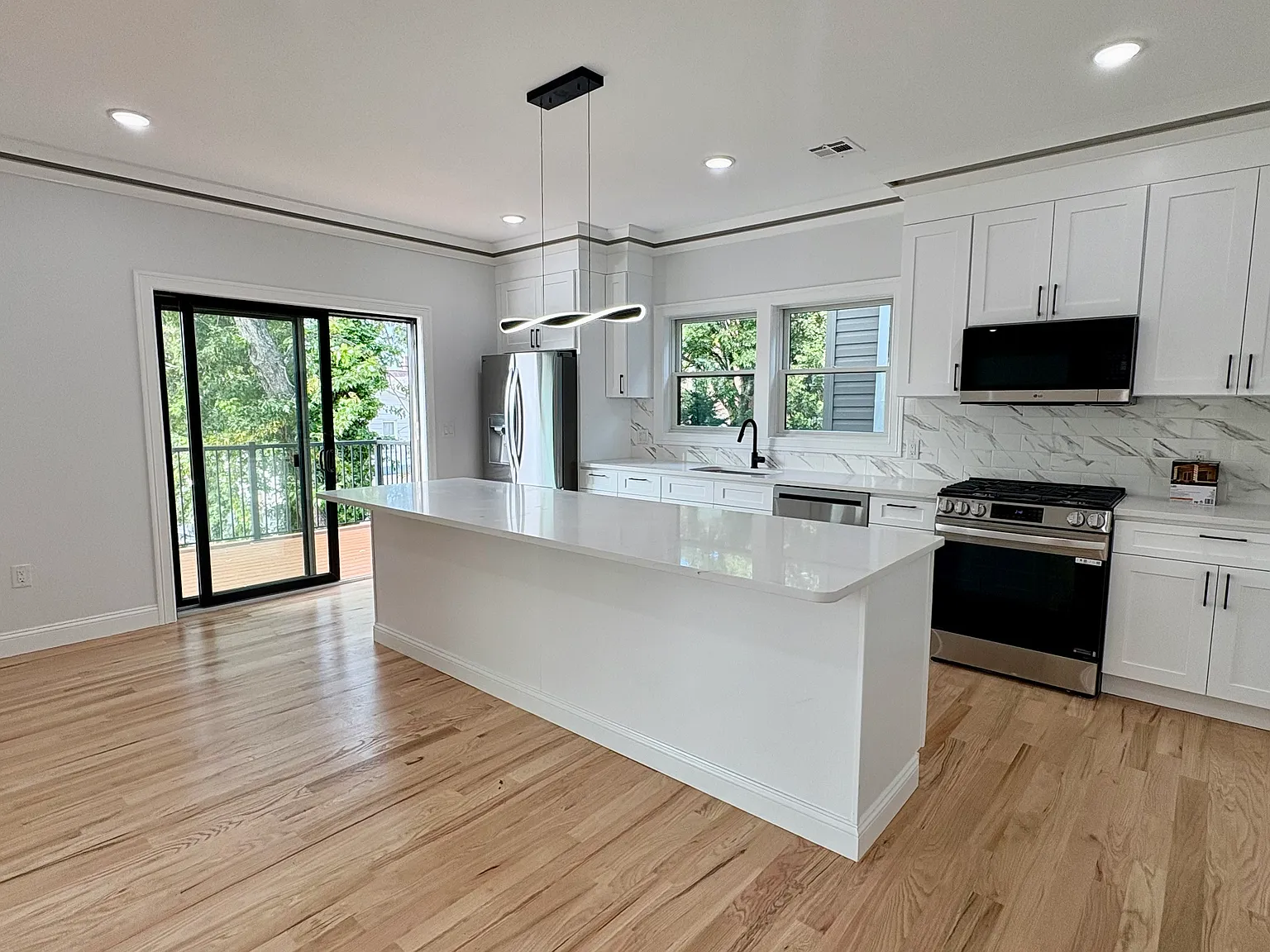 3 bed, $4,000 — Photo 4