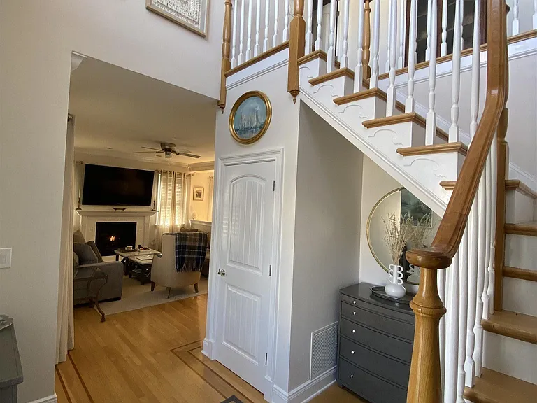 122 N Monroe Ave #WINTER RENTAL — Photo 4