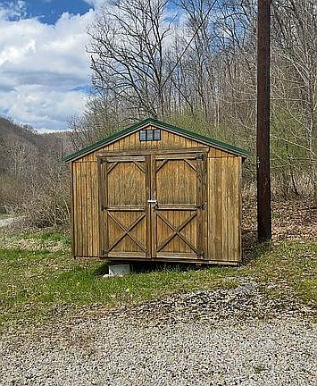 5th image of 27 Campground Rd