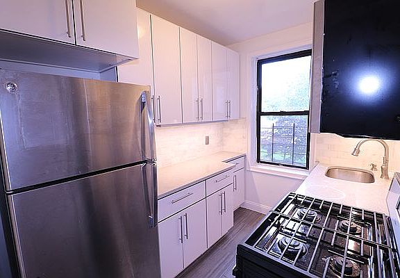 4th image of 9811 Queens Blvd #3A
