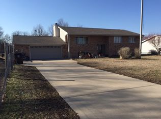522 N Auburn St, Auburn, IL 62615