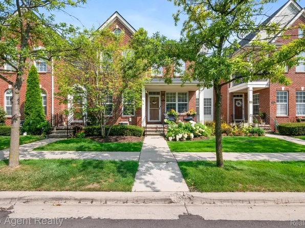 14443 Victoria Dr, Sterling Heights, MI 48313
