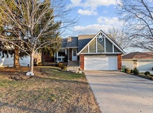 13322 W 103rd Ter, Lenexa, KS 66215
