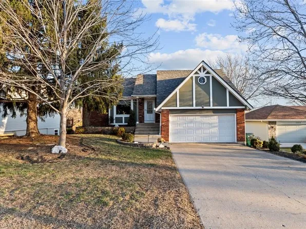 13322 W 103rd Ter, Lenexa, KS 66215