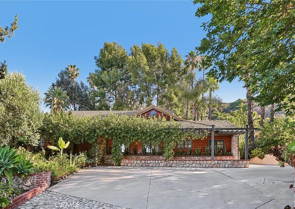 1st image of 10919 Deliban St