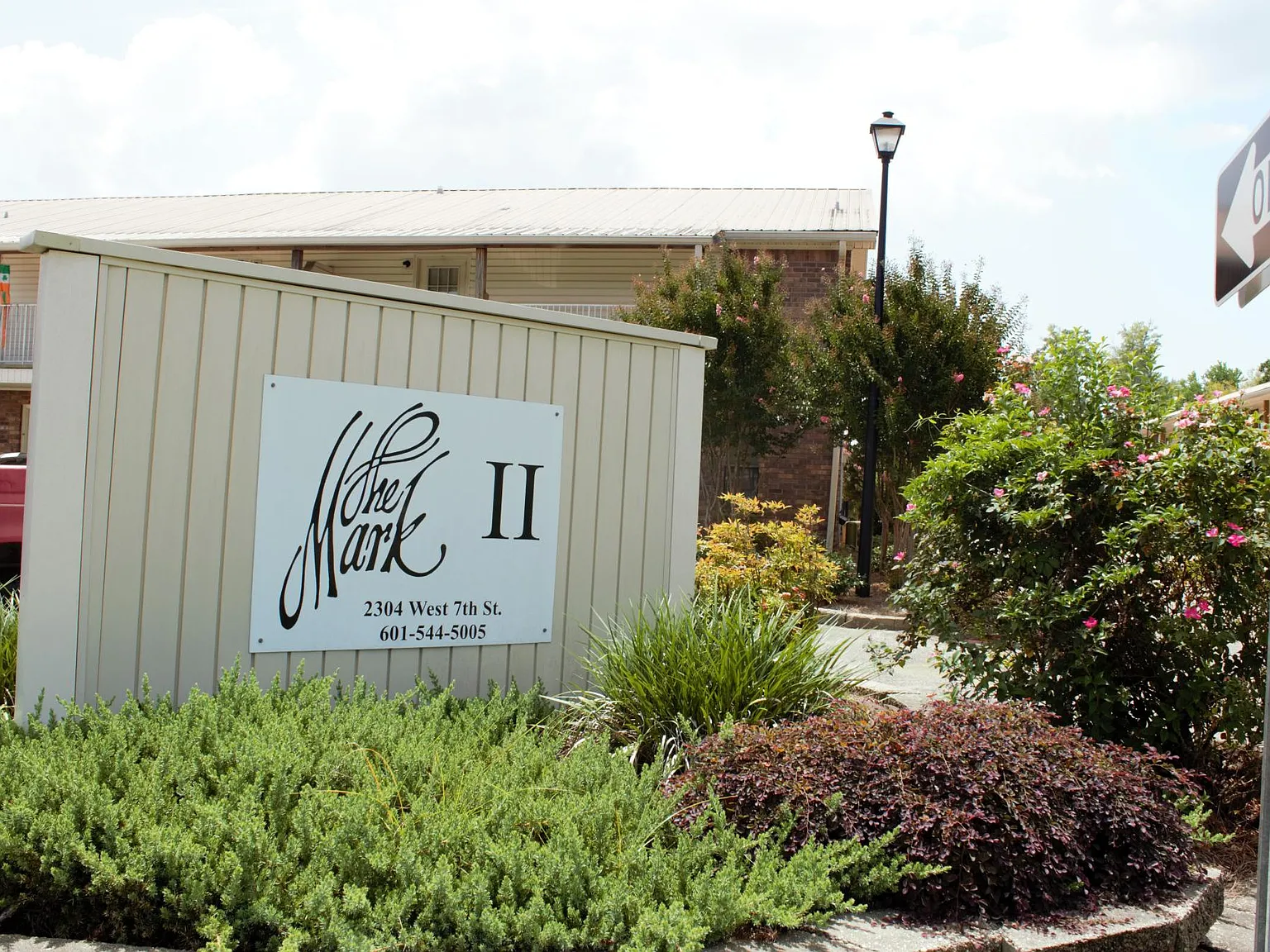 Mark II Apartments — Photo 1