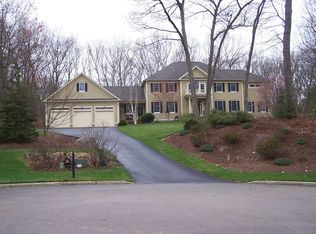40 Owl Tree Ln, East Greenwich, RI 02818