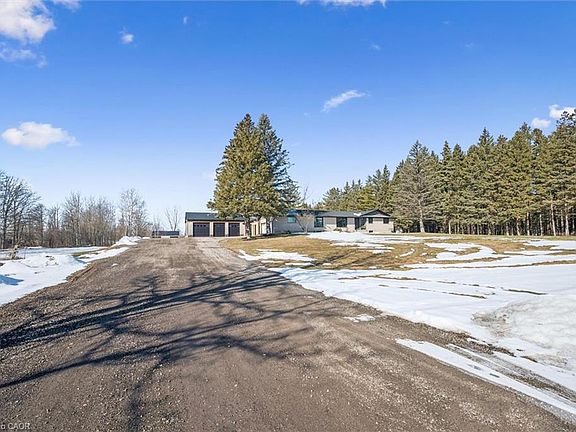 3rd image of 1192 Shellard Rd