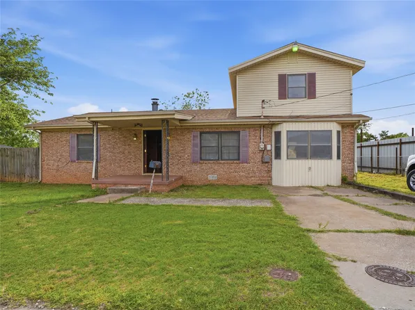 511 N Clay St, Henrietta, TX 76365