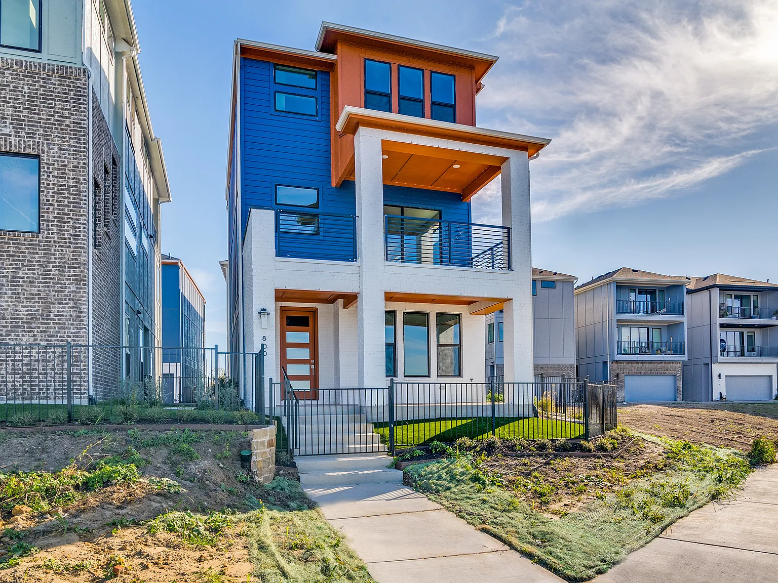 3 bed, 3.5 bath, 2000 sqft, $3,450 — Photo 1