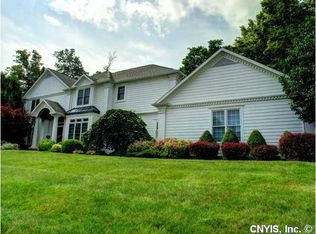 5111 Waterford Wood Way, Fayetteville, NY 13066