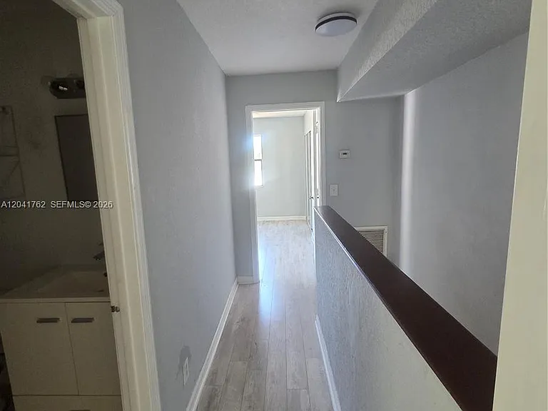 46 SE 10th St #3 — Photo 5